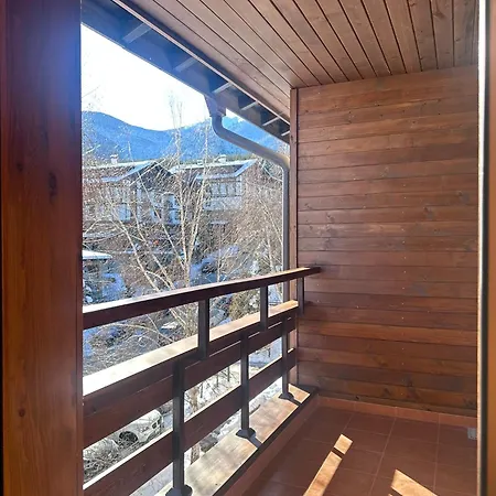 Апартамент Elegance28 - Stylish Mountain Retreat In By Flat Mаnager