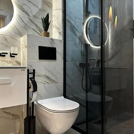 דירה Elegance28 - Stylish Mountain Retreat In By Flat Mаnager בנסקו