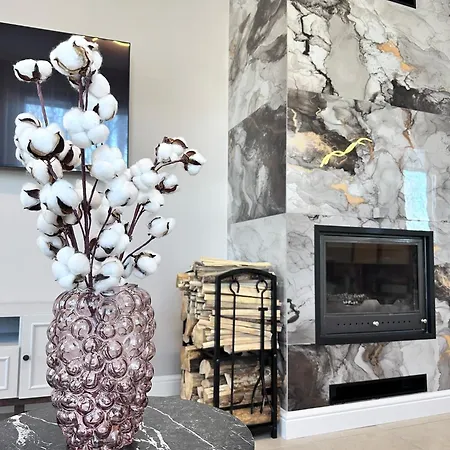 Апартамент Elegance28 - Stylish Mountain Retreat In By Flat Mаnager