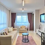 Elegance28 - Stylish Mountain Retreat In By Flat Mаnager Appartement