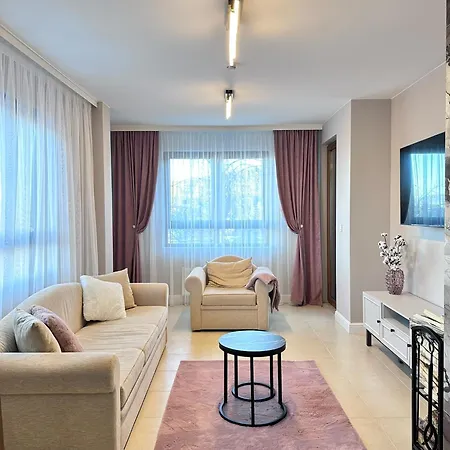 Elegance28 - Stylish Mountain Retreat In By Flat Mаnager Apartament