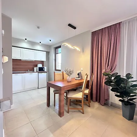 아파트 Elegance28 - Stylish Mountain Retreat In By Flat Mаnager 반스코